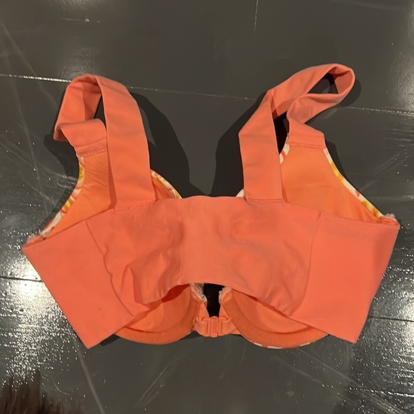 Lightly worn front closure bra - Picture 2 of 3